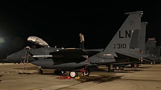 غادر الطيارون من سرب المقاتلات 494 سلاح الجو الملكي البريطاني لاكنهيث في سوفولك، إنجلترا، في 16 أكتوبر