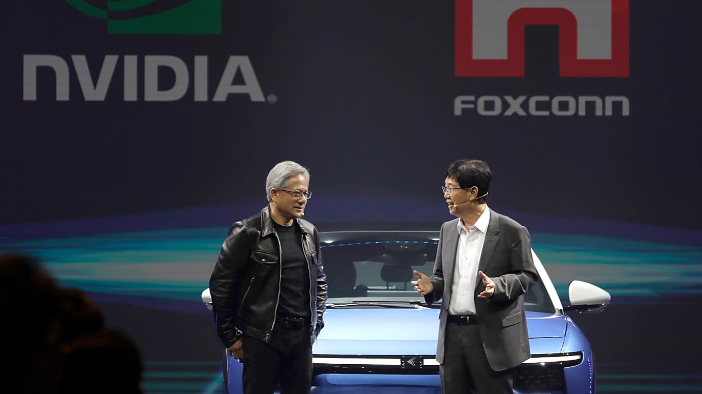 Foxconn and Nvidia team up to build 'AI factories', CEOs say | Euronews