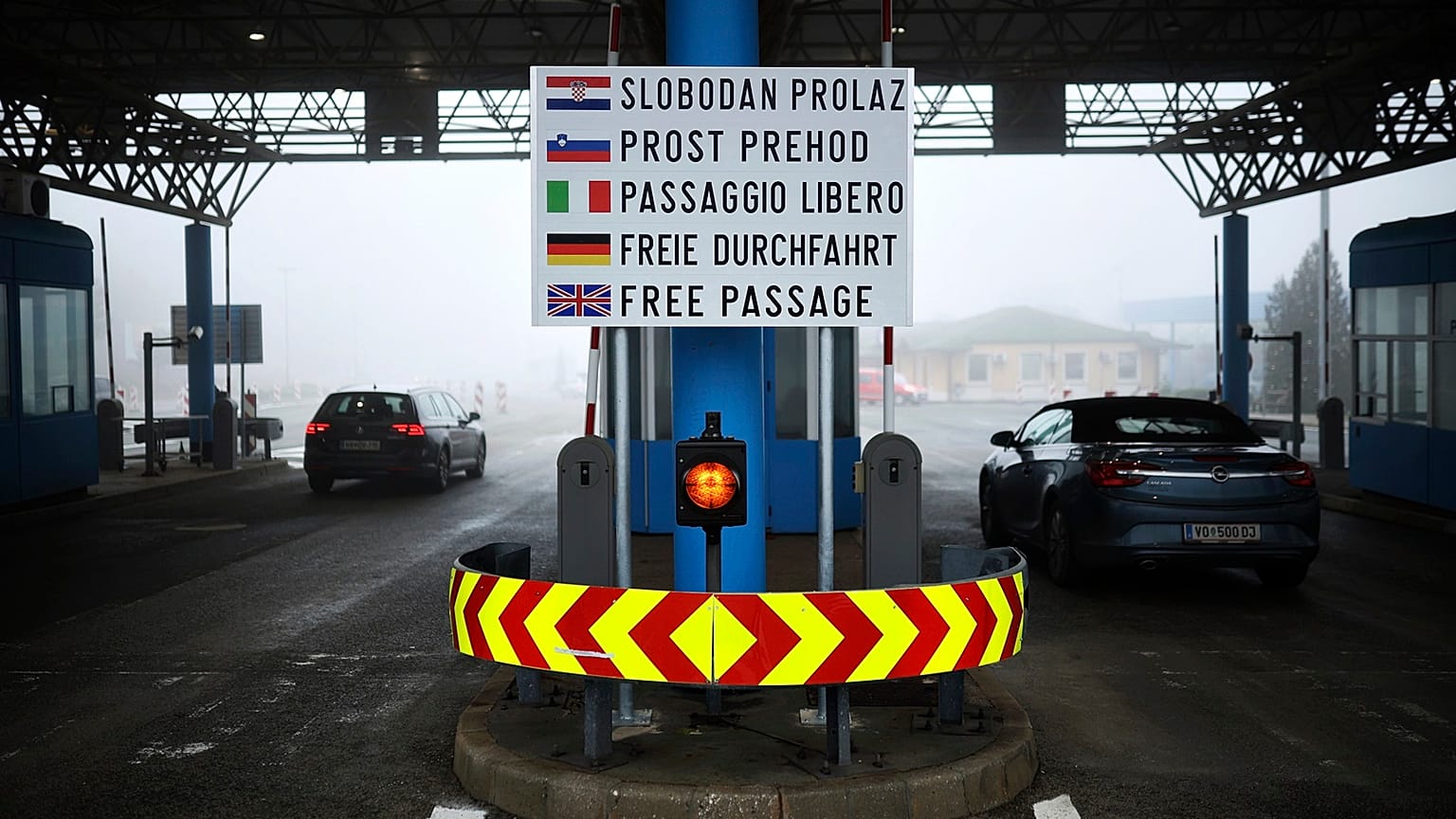 Der Schengen-Raum hat die Grenz- und Passkontrollen zwischen 27 europäischen Ländern, darunter 23 EU-Mitgliedstaaten, abgeschafft.