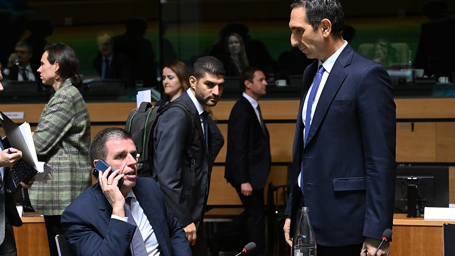 Ο Υπουργός Μετανάστευσης και Ασύλου της Ελλάδας, Δημητρης Καιρίδης με τον Υπουργό Εσωτερικών της Κύπρου, Κωνσταντίνο Ιωάννου