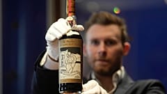 Eine einzige Flascher wird versteigert und versetzt Whisky-Kenner in Extase... 