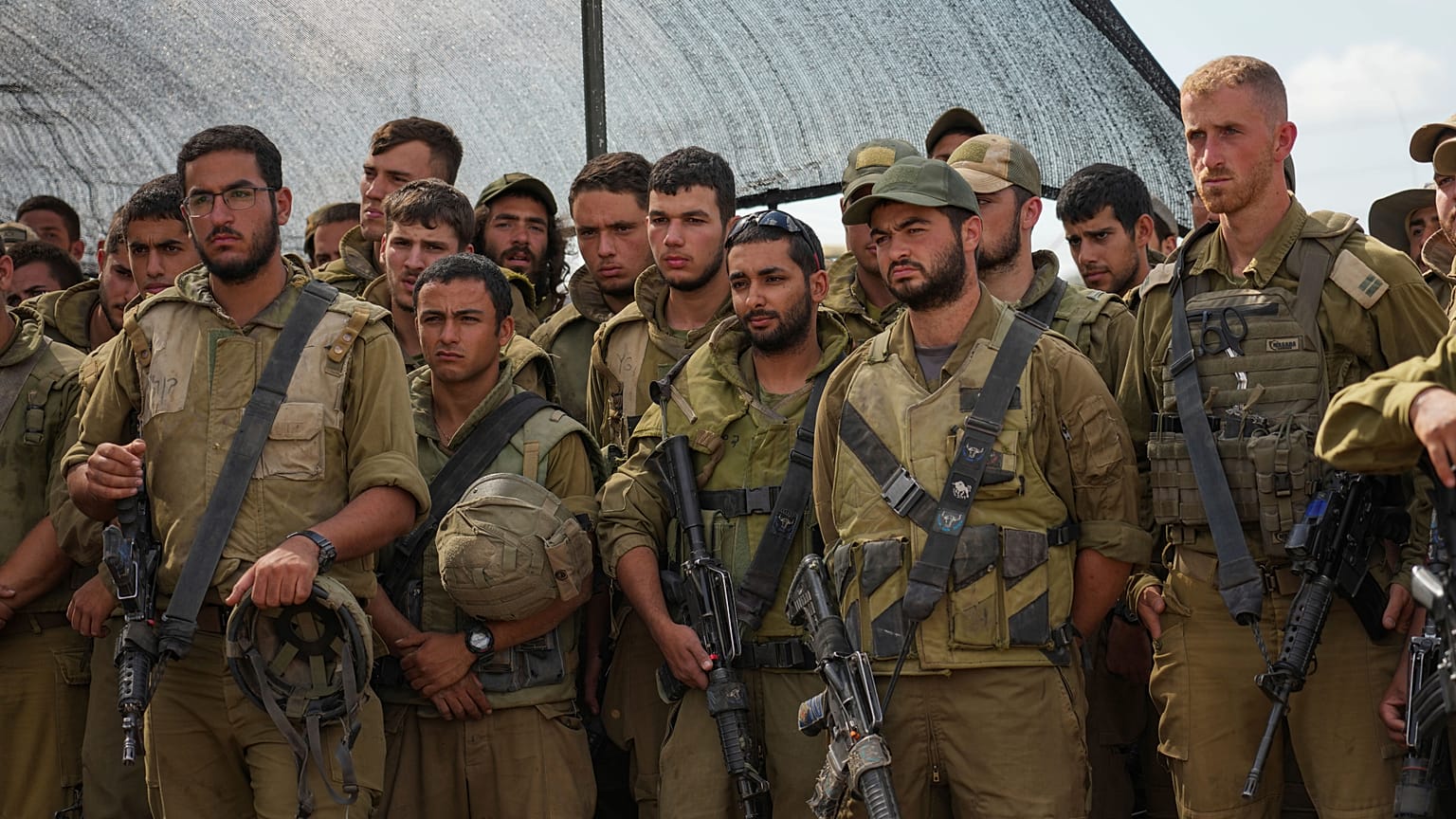 Esercito israeliano vicino all'ordine di invadere Gaza, ma continua il lavoro diplomatico di Ue e Usa
