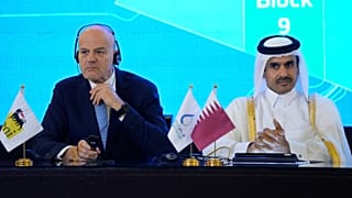 وزیر انرژی قطر در کنار مدیرعامل شرکت انی