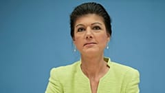 Sol Parti'nin en tanınmış yüzü olan Alman siyasetçi Sahra Wagenknecht, Almanya'nın başkenti Berlin'de yeni partinin kuruluşunu duyurmak üzere bir basın toplantısı düzenledi