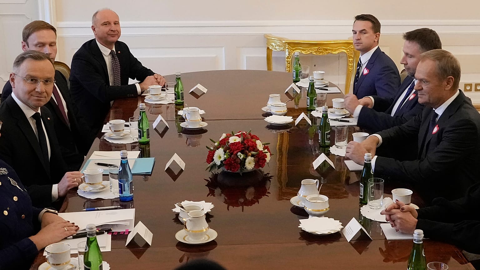 Presidente Andrzej Duda recebeu Donald Tusk e outros líderes da coligação de oposição