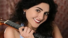 لیلی افشار، نوازنده گیتار کلاسیک