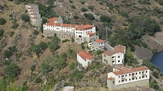Vista del pueblo abandonado de Salto de Castro. 