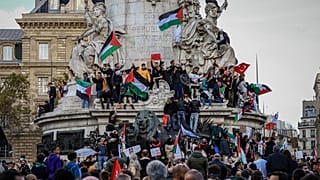 مظاهرات مؤيدة للفلسطينيين في ساحة الجمهورية-باريس