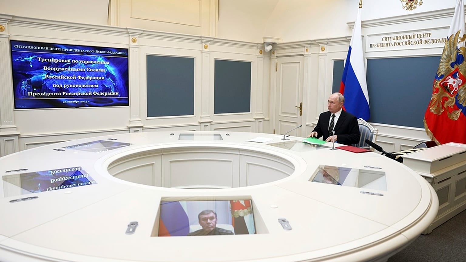 Vlagyimir Putyin Moszkvából követte a rakétateszteket