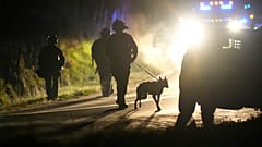 Seit der Schießerei mit 18 Toten in der US-Kleinstadt Lewiston läuft die Suche nach dem flüchtigen Täter.