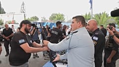 توزيع الأسلحة على المتطوعين في عسقلان 