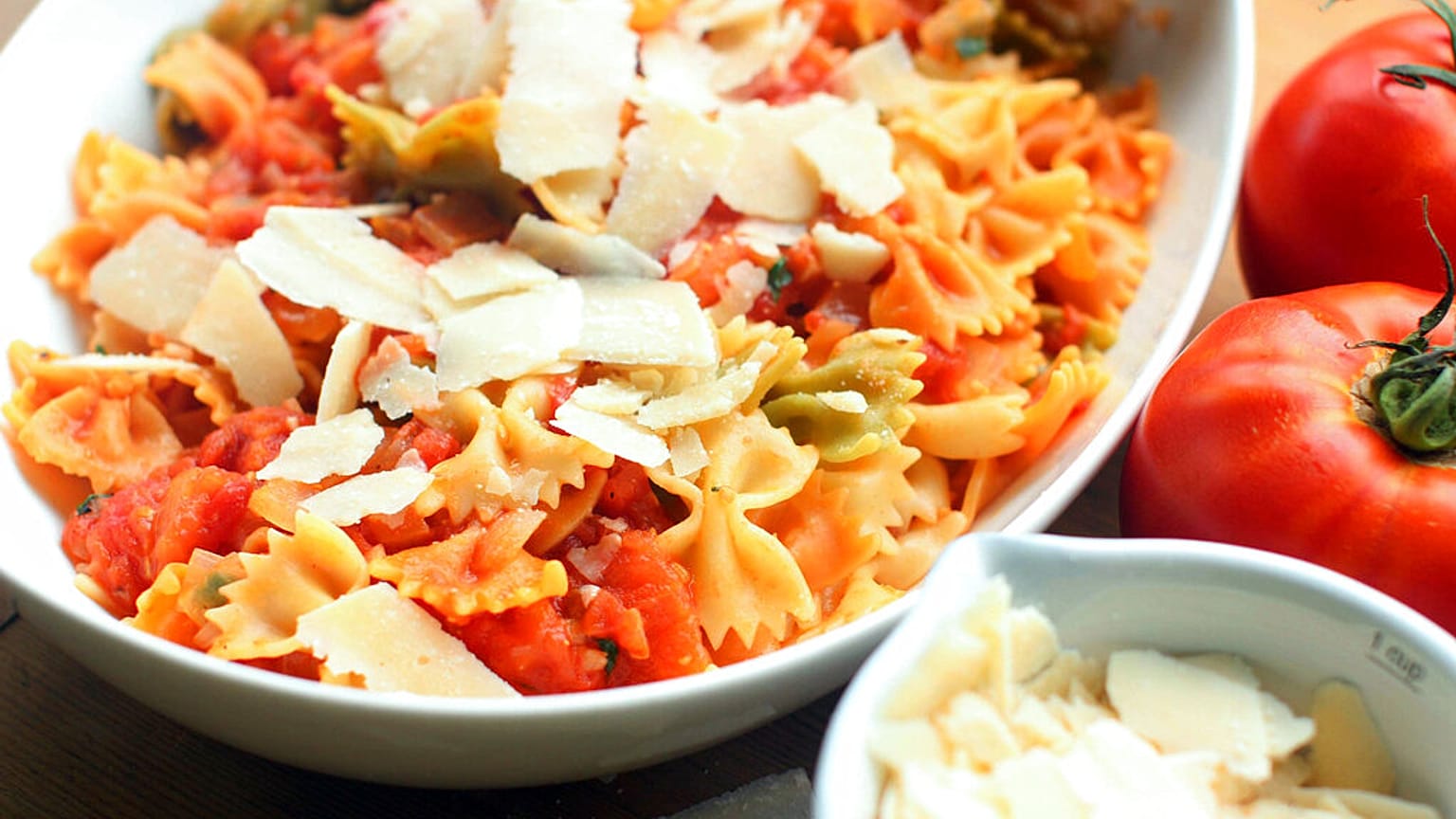 FILE: Fresh tomato sauce with pasta