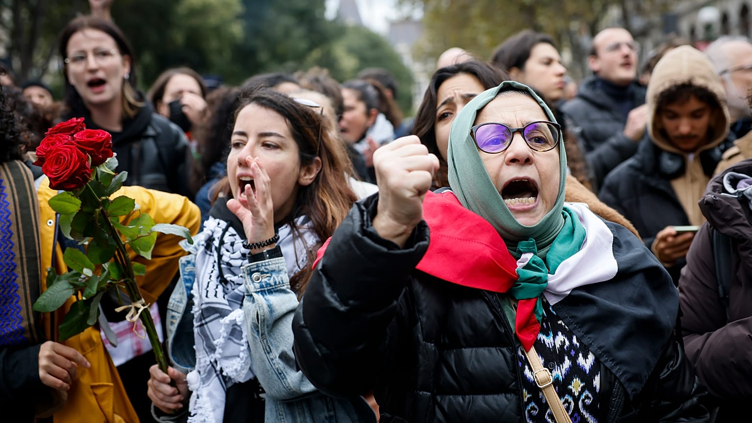 Manifestação pró-palestinianos em Paris, apesar da proibição