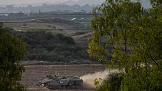 Un tanque israelí en la frontera con Gaza