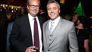 Chandler (Matthew Perry) e Joey (Matt LeBlanc), qualche anno dopo (era il 2015). Sempre amici.