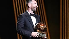 Lionel Messi mit seinem 8. Ballon d'Or