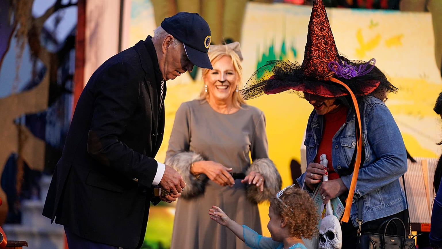 Joe Biden verteilte Süßigkeiten