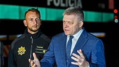 Robert Fico a rajkai határátkelőnél
