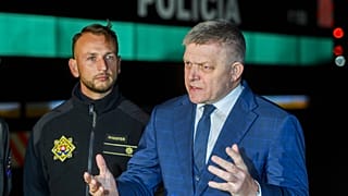 Robert Fico a rajkai határátkelőnél