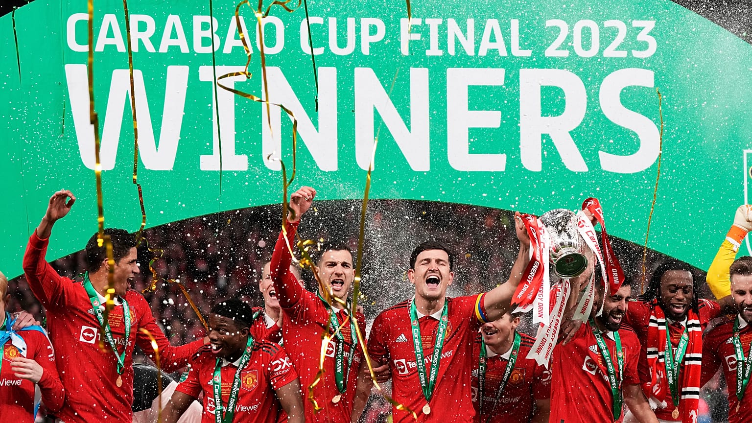 احتفالات مانشستر يونايتد بالفوز ببطولة العام الماضي