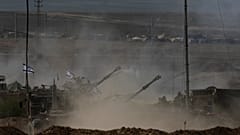 İsrail topçuları Gazze Şeridi sınırı yakınlarını bombalıyor