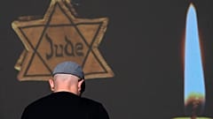 Die Pariser Staatsanwaltschaft untersucht Davidstern-Schmierereien in blauer Farbe in Paris.