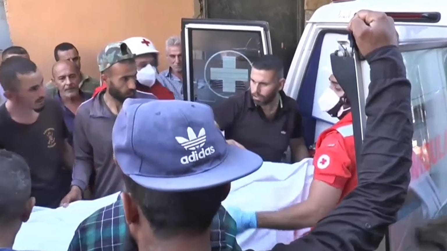 نقل جثتي الراعيين