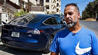 شادي الزعتري وسيارته الكهربائية