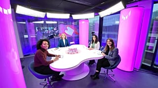 Méabh Mc Mahon con Oyidiya Oji, Berta López Domènech y Tamara Atienzar
