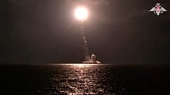Continua a guerra de drones entre os dois lados da fronteira.