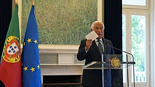 A korrupciós ügybe keveredett portugál miniszterelnök benyújtotta az államfőnek a lemondását
