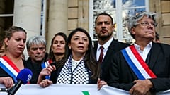 ممثلة السلطة الفلسطينية في فرنسا هالة أبو حصيرة مع الائتلاف اليساري في باريس 