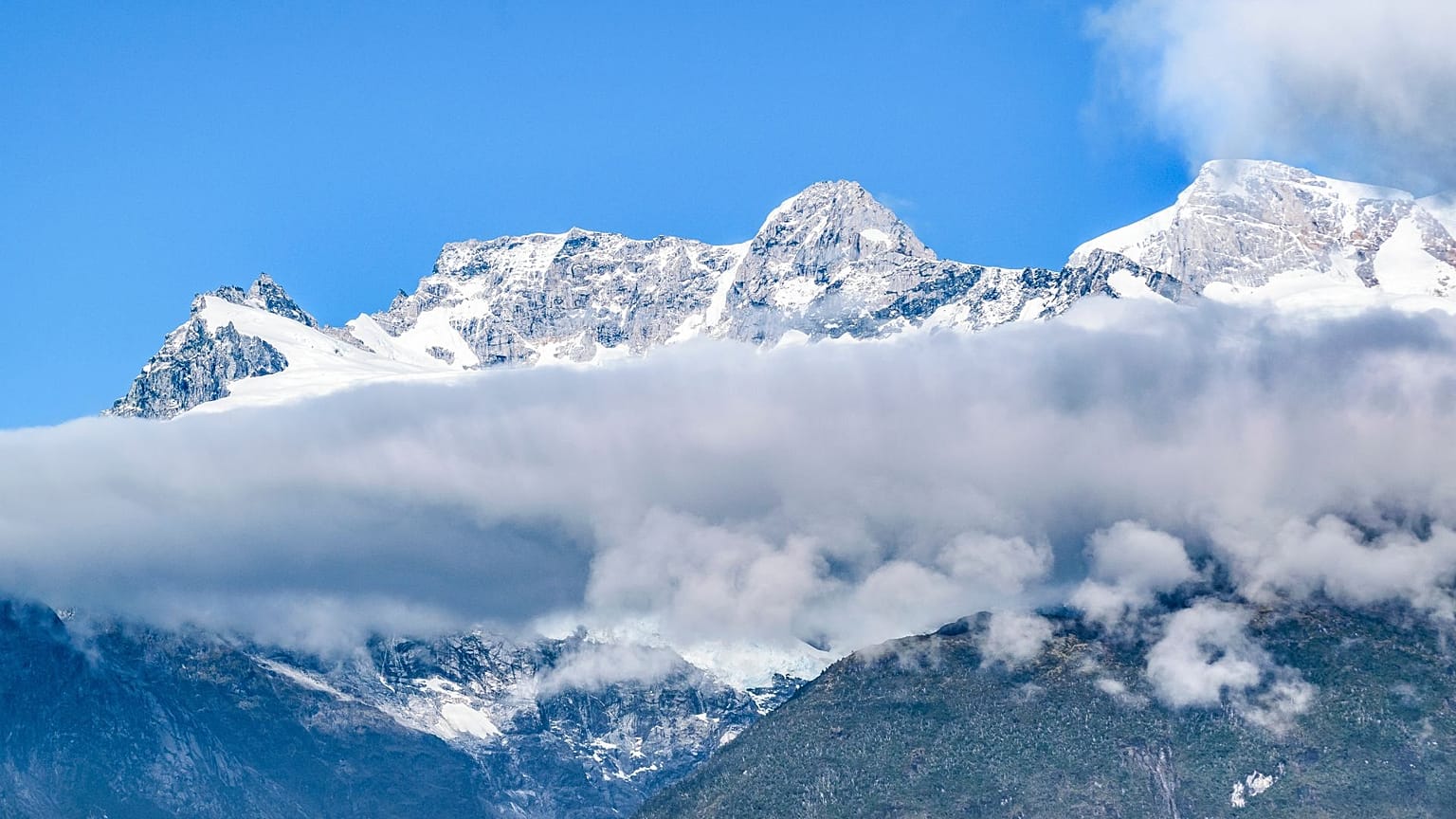 Chile has shut down a popular glacier, sparking debate over climate change and adventure sports.