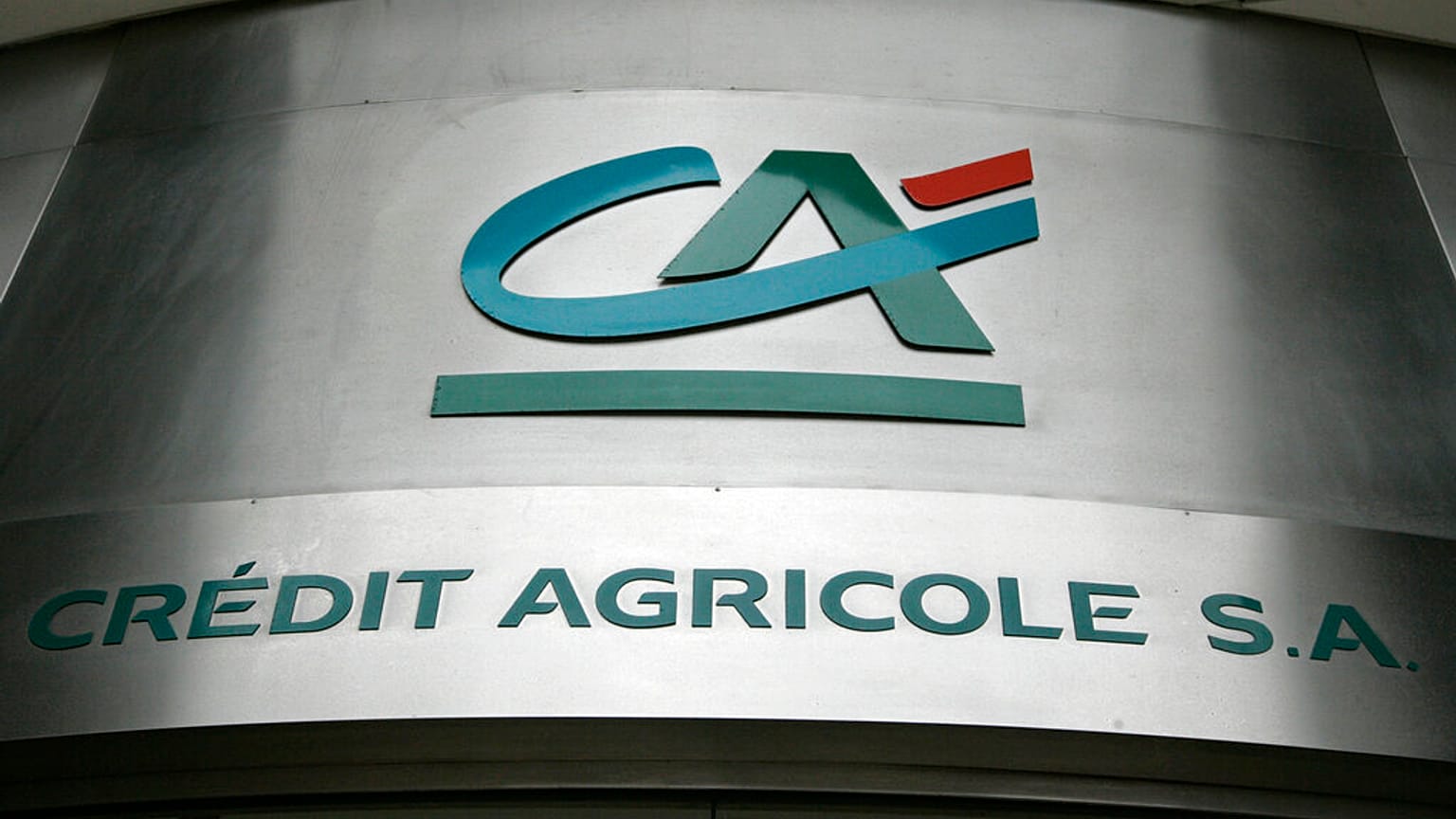Bu fotoğrafta Credit Agricole firmasının logosu görülüyor