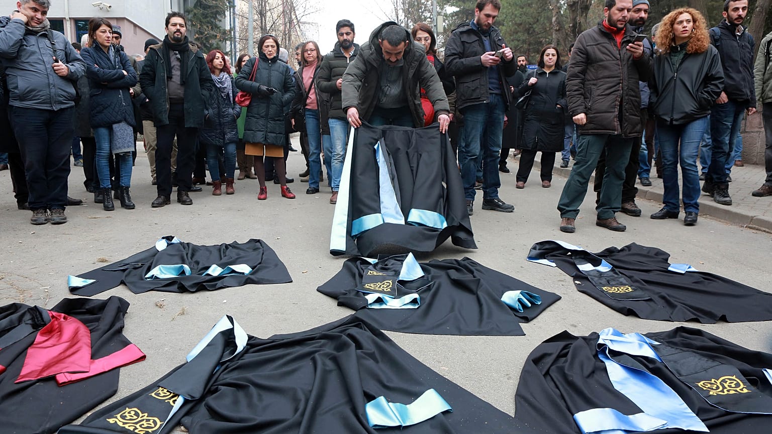 Türk akademisinde liyakat tartışması | Profesör uydurma makaleyi ‘hakemli dergide’ nasıl yayımladı? 