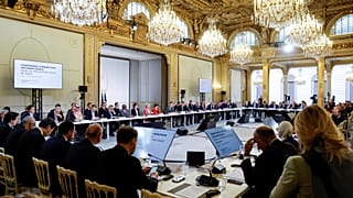 Parigi ospita una conferenza internazionale per discutere della crisi di Gaza