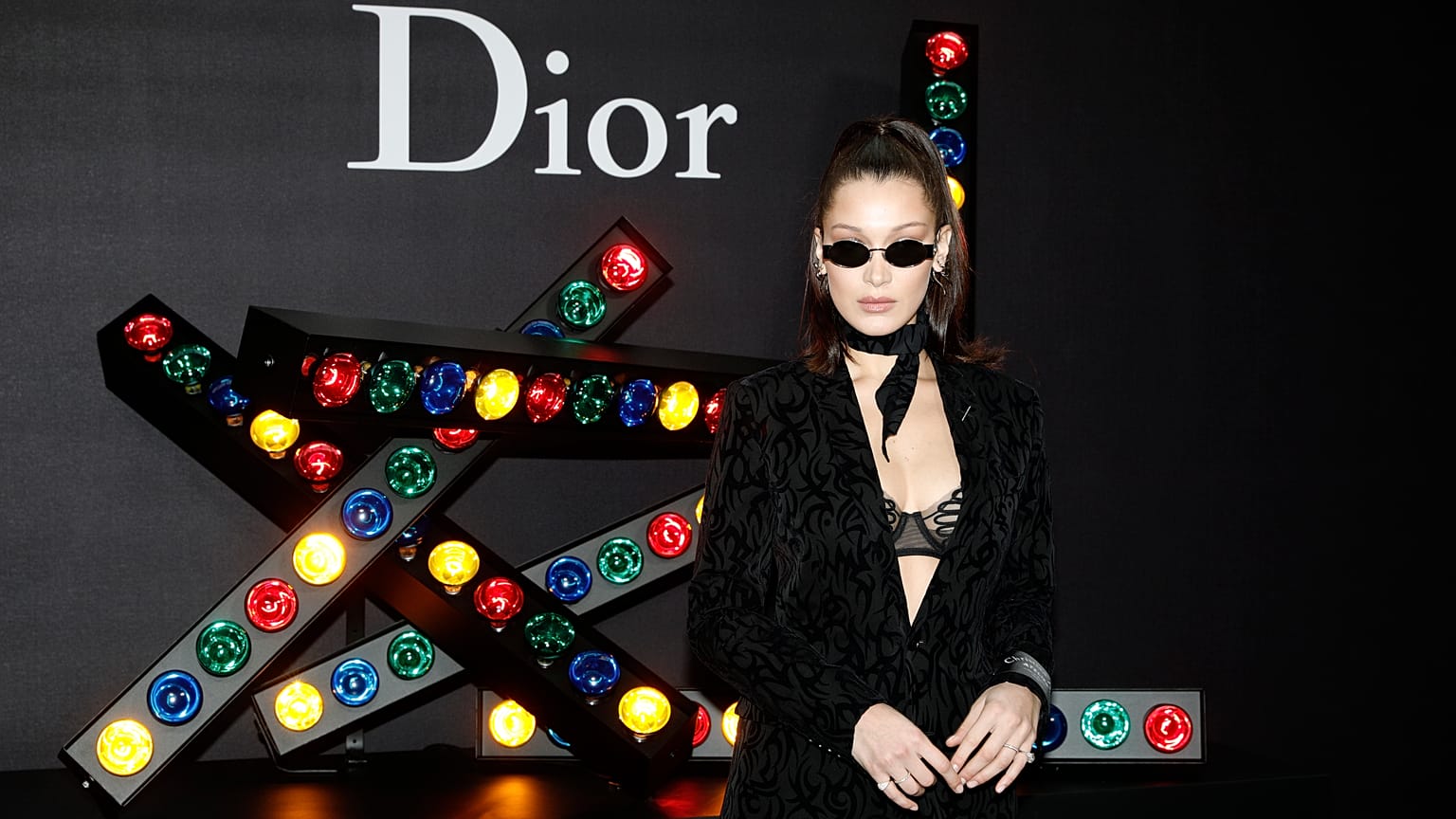 بيلا حديد أول سفيرة لعلامة ديور منذ عام 2016