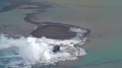 In Japan ist eine neue kleine Insel entstanden.