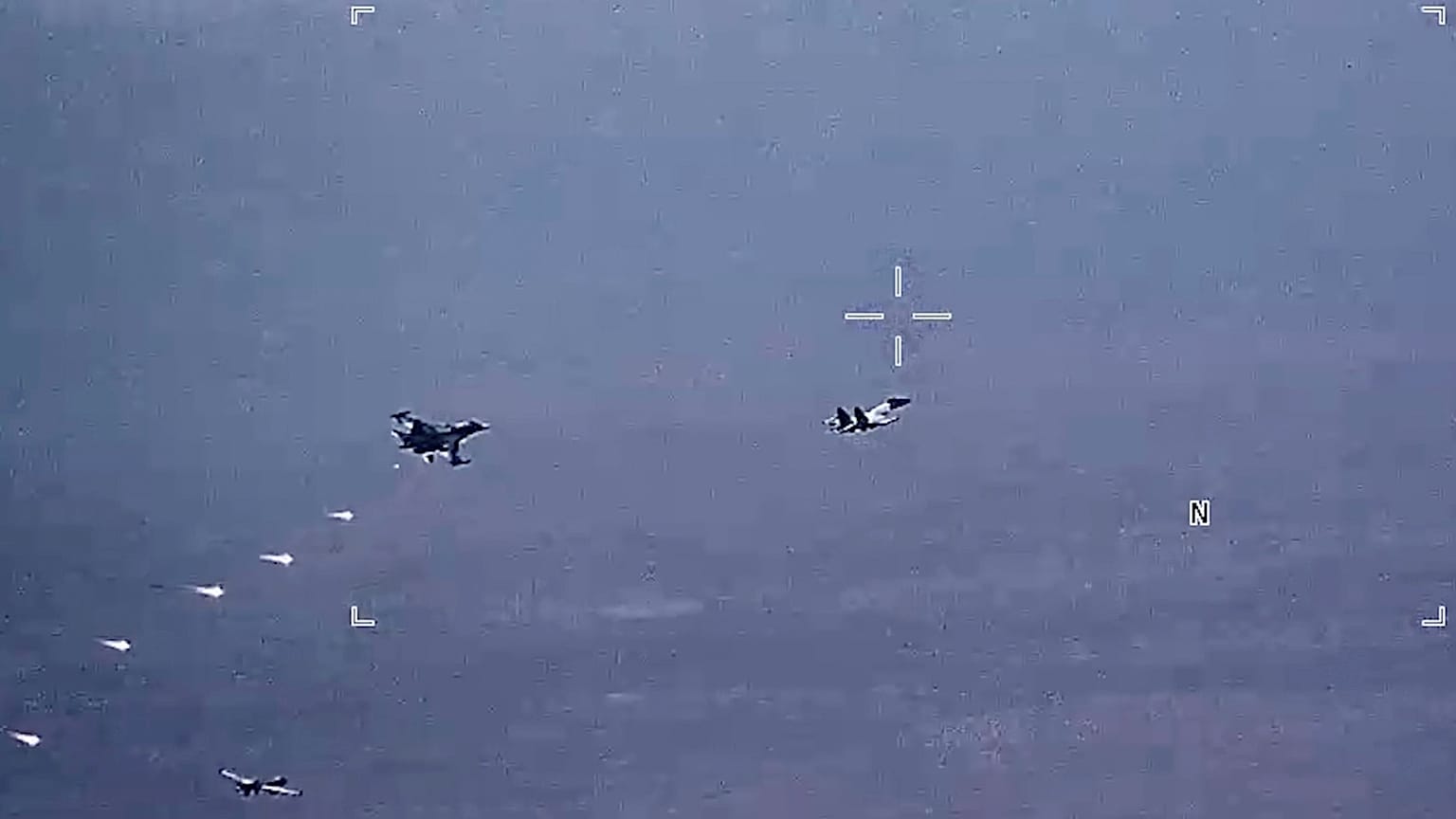 صورة أرشيفية لضربة جوية على سوريا