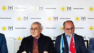 Durmuş Yılmaz (solda)