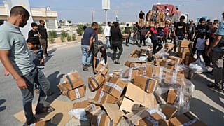 Ανθρωπιστική βοήθεια στο συνοριακό πέρασμα της Γάζας