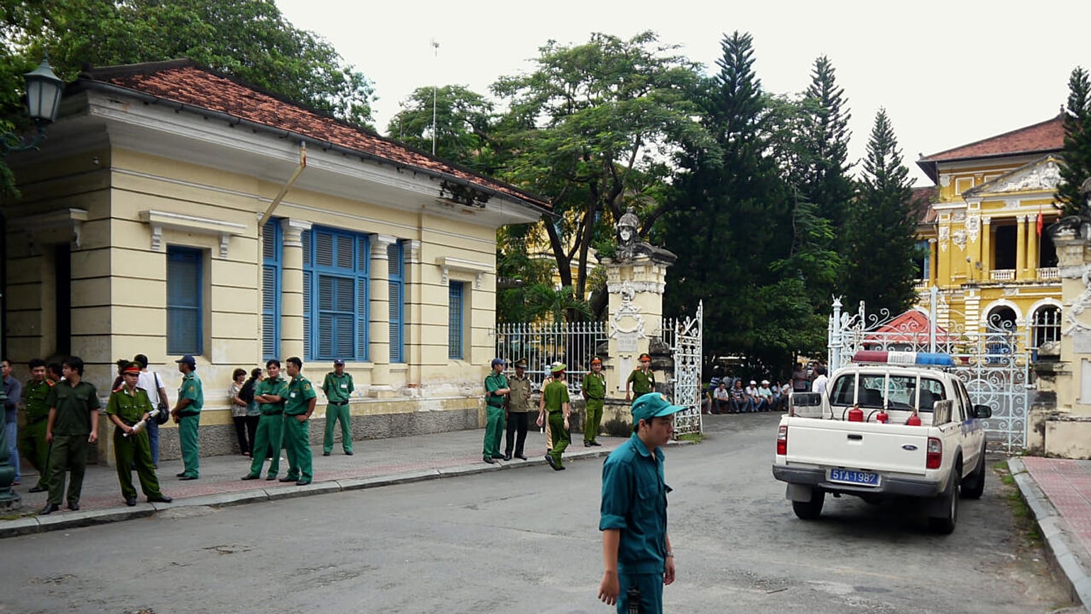 Ho Chi Minh Şehri Halk Mahkemesi ana girişi