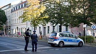 Varios policías en Lyon.