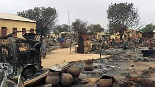 مشهد للدمار في منطقة السوق في الفاشر، عاصمة ولاية شمال دارفور السودانية.