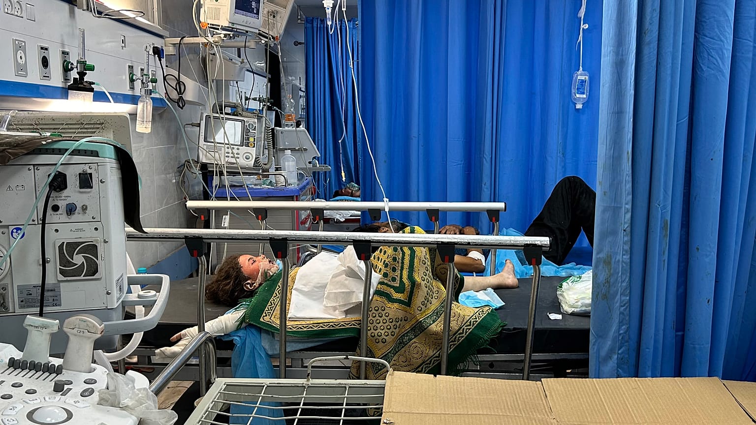 Una niña en el Hospital Al Shifa