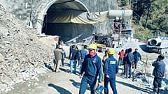 Κατάρρευση τούνελ στην Ινδία