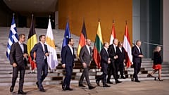 ΟΙ ΗΓΕΤΕΣ ΜΠΡΟΣΤΑ ΑΠΟ ΤΙΣ ΣΗΜΑΙΕΣ ΤΩΝ ΧΩΡΩΝ ΤΟΥΣ