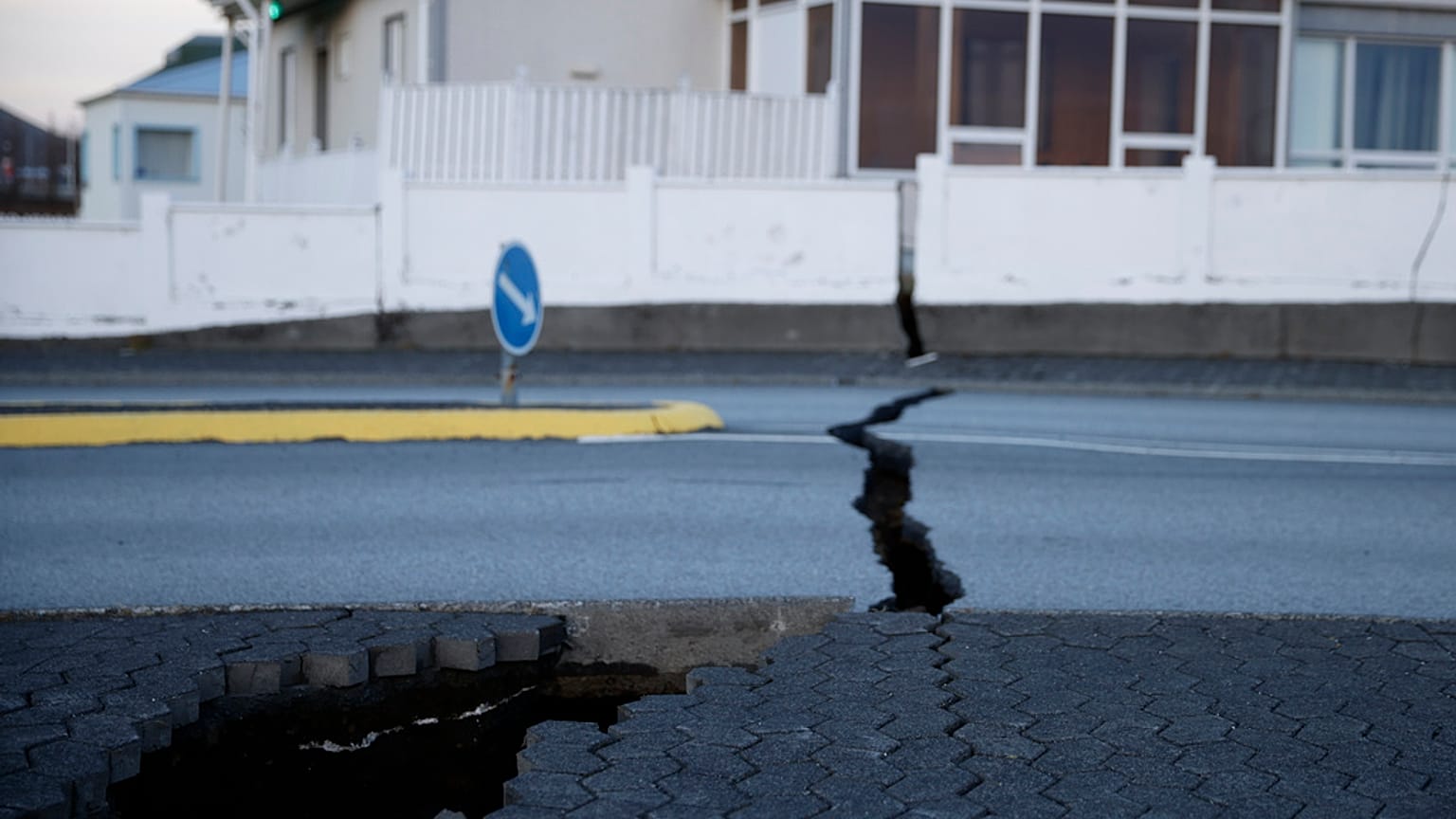 Islandia, escenario de numerosos tembores de tierra en los últimos días, se prepara para una erupción volcánica inminente