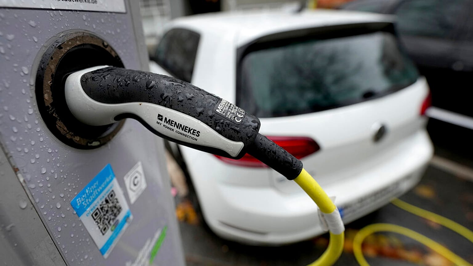 Avrupa'da elektrikli araç satışlarında talep yavaşlıyor