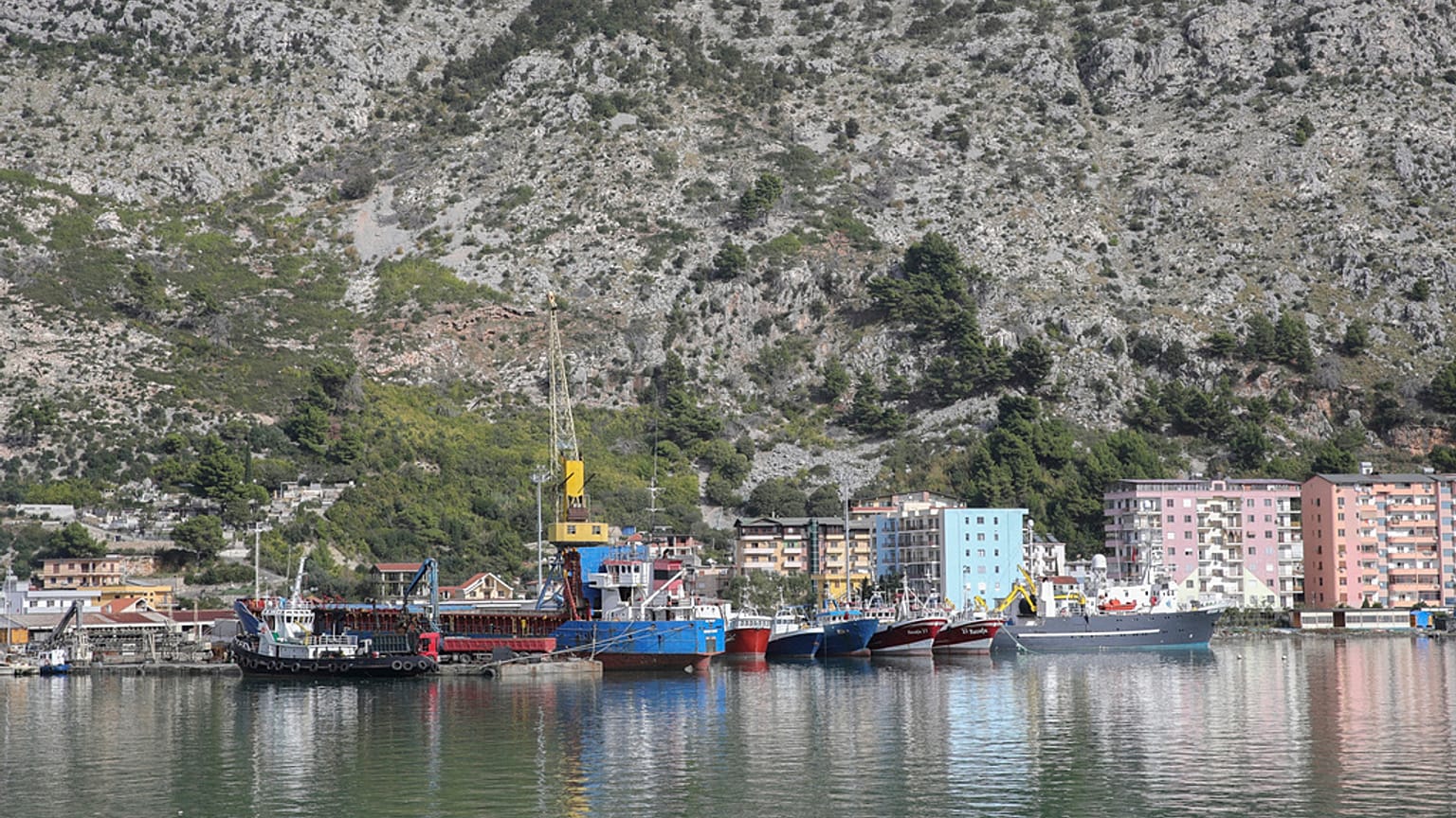 Der Hafen von Shengjin 